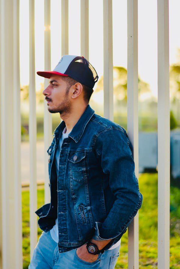 Les casquettes d'été homme : style et protection au soleil